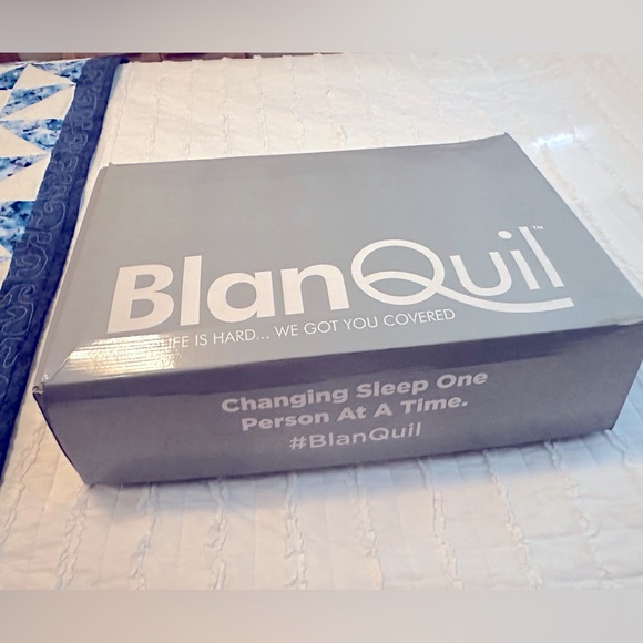 BlanQuil Quilted Weighted Blanket (15lb) - Picture 1 of 6